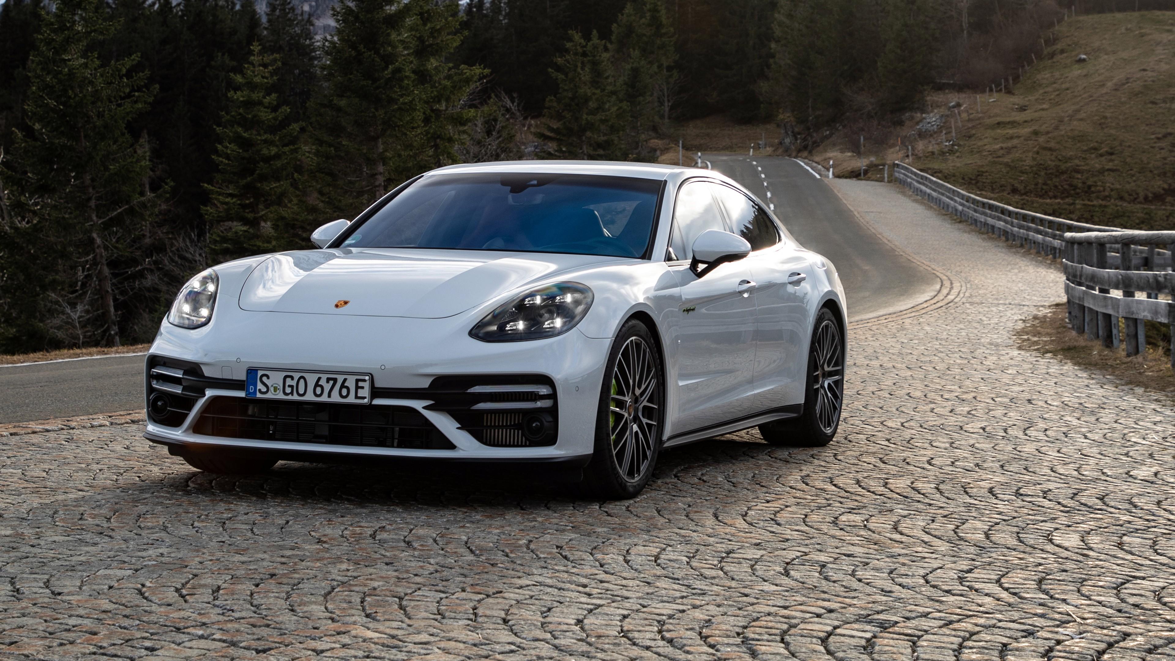 Porsche Panamera 4 